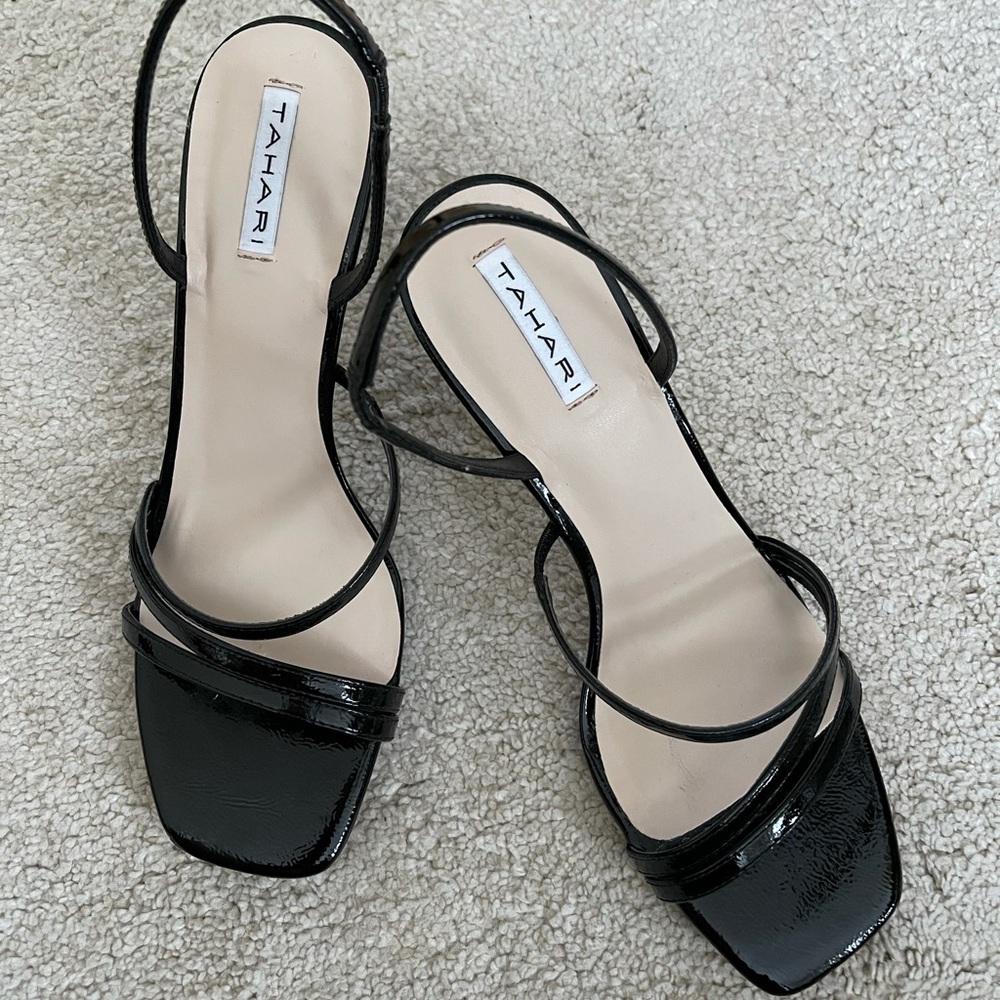 BRAND NEW TAHARI DANNIKA Strappy Sandals